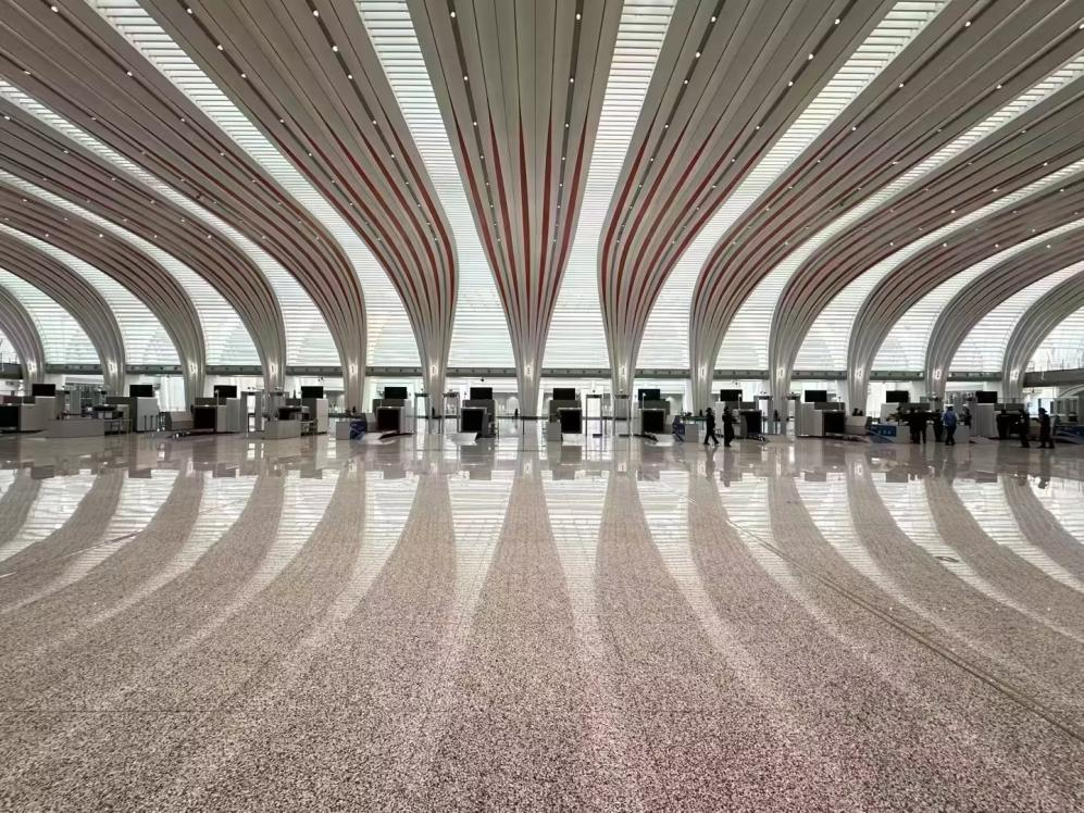 La nouvelle gare du Guangzhou Railway Hub achète plus d'une centaine de machines d'inspection de sécurité auprès de notre société, louant leur qualité exceptionnelle.