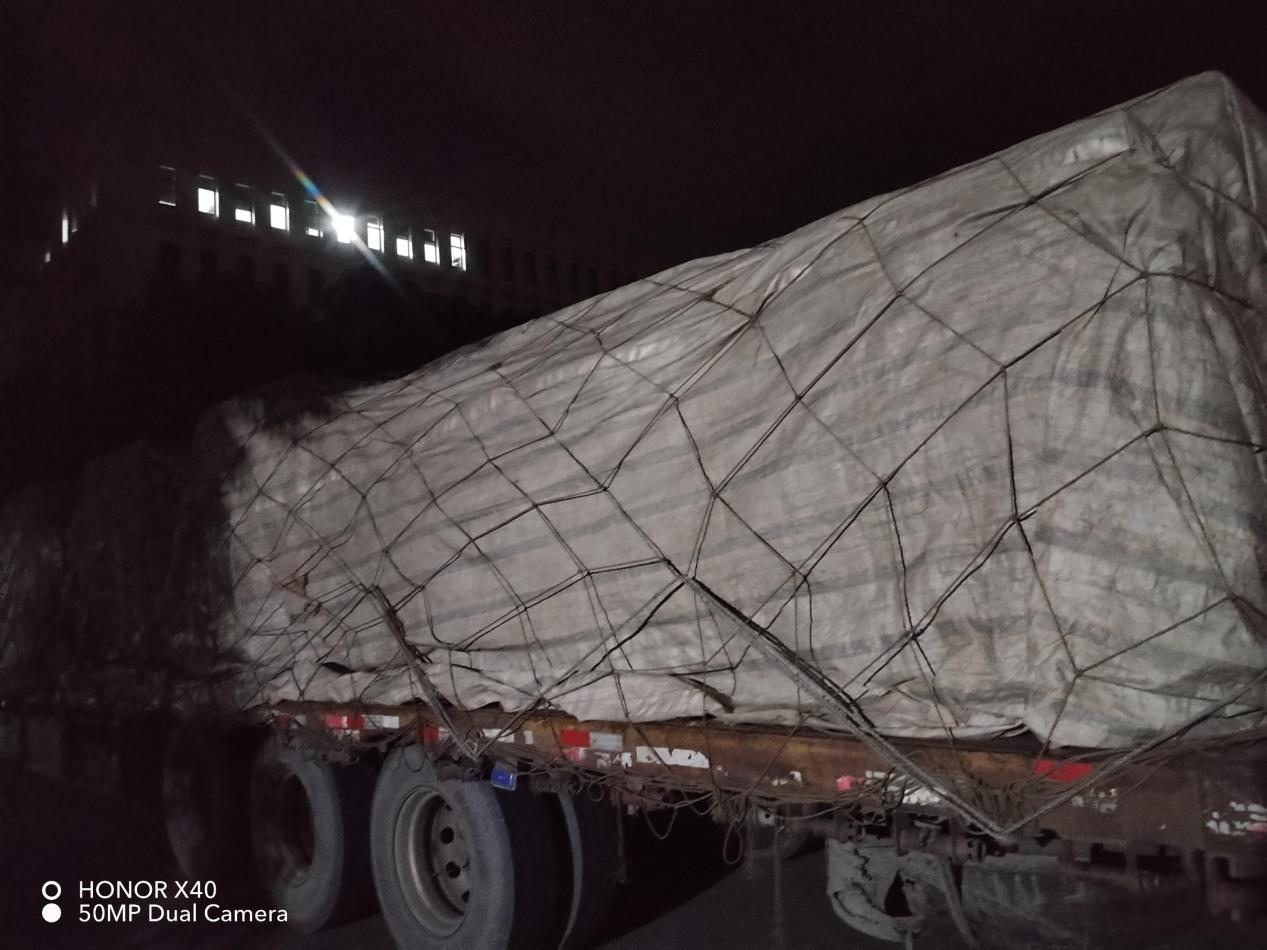 Notre entrepôt fait des heures supplémentaires pour livrer des marchandises pour le métro de Zhengzhou